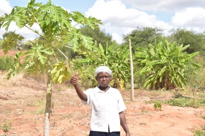 Mukonyo Simon, farmer from Kwa Mbithi self-help group, southeast Kenya